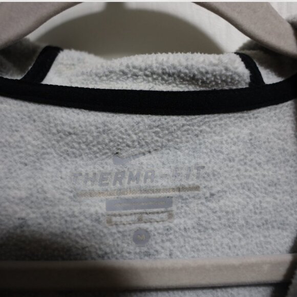 Women's Nike Therma Fit Zip-Up Sweater - Picture 5 of 6